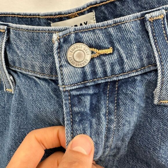 Aritzia Sunday Best 90's Medium Blue Cut Off Max Mid Rise Denim Shorts Size 28 - Picture 10 of 14